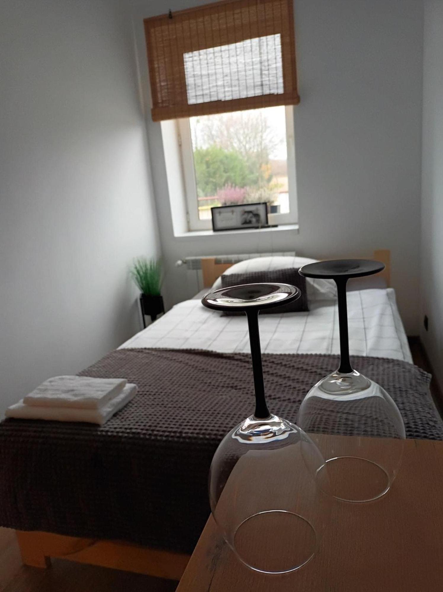 Apartament Numer 1, Dwie Sypialnie Dwa Lozka ออร์ชิซ ภายนอก รูปภาพ